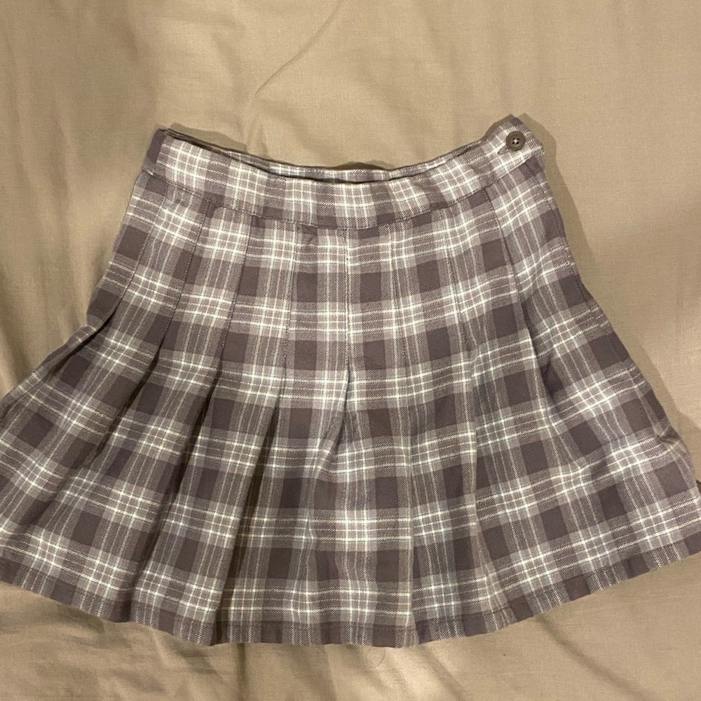 pleated skirt